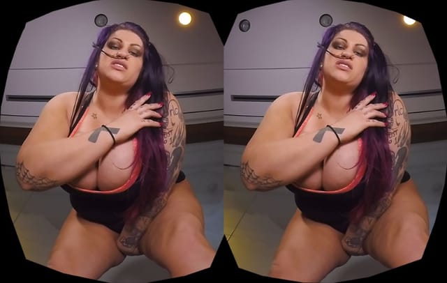 The Upskirt Collection - Samantha Mack BBW Tease Scene HologirlsVR — photo 2