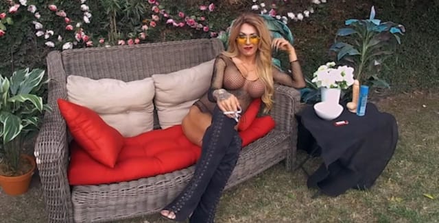 Mia_Maffia_in_White_Hot_Cumshoot_GroobyVR_Mia_Maffia_vr_porn_video_vrporn.com_virtual_reality — photo 4