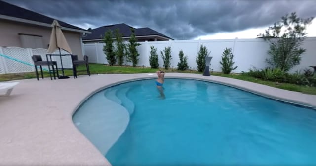 Babe Natasha In The Pool VixenVR Natasha — photo 1