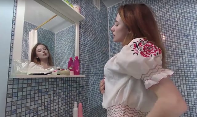 Lida Masturbates In The Bathroom VRXClouds — photo 1