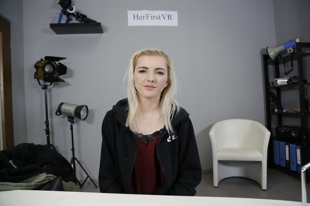 Tyna Gold HerFirstVR — photo 1