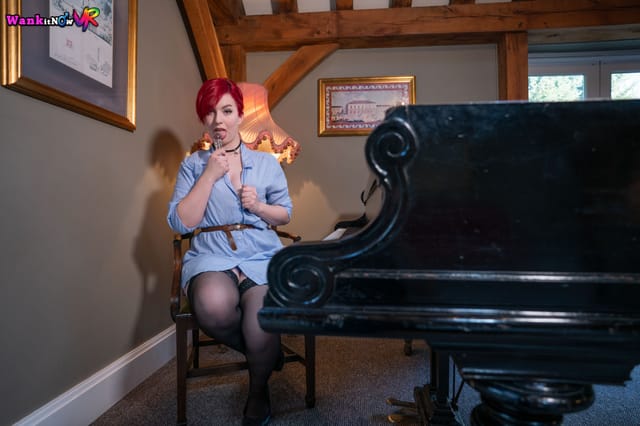 Pianist Perfection Olivia Kinks WankitNowVR — photo 3