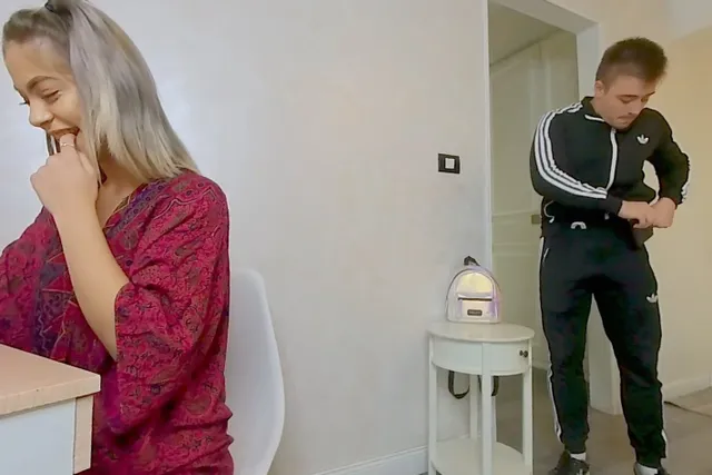 You Rob Me, You Fuck Me Ariana No2StudioVR — photo 3