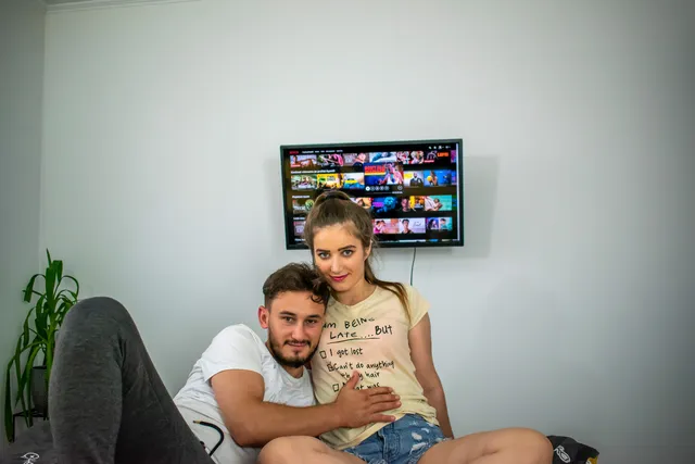Darya & Brad - Netflix and Fuck Darya VRStars — photo 5