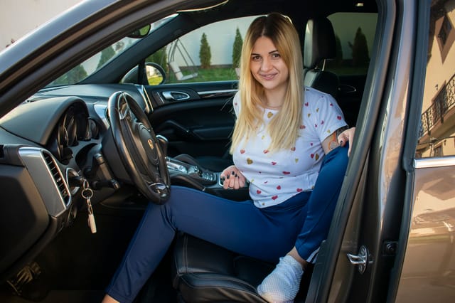 Sassy Tiff - Wet And Creamy In The Driver Seat woowvr ����� — photo 2