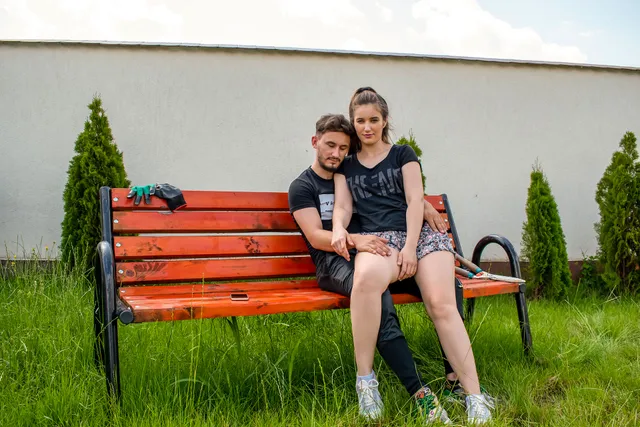 Darya & Brad - Teen girl fucks the gardener Darya VRStars — photo 3
