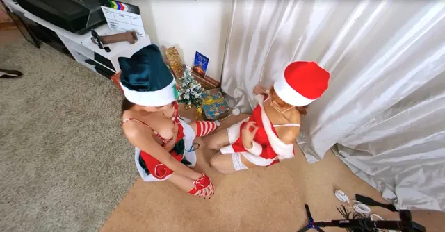Merry Fucking Xmas Bluelah Macarena Lewis AllVRPorn — photo 9