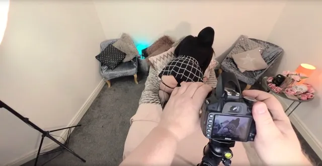 Mia and the Photographer peepingthom — photo 4