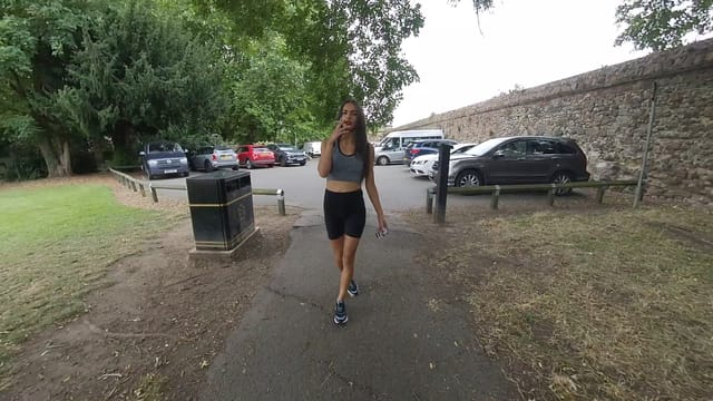Kim Model Walk About VRSmokers — photo 1