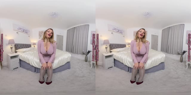 Siobhan Having big fun in her grey glossy legwear SiobhanGraves GlossTightsGlamourVR — photo 3