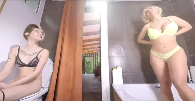 Masturbating In The Bathroom Thagsonvr — photo 4