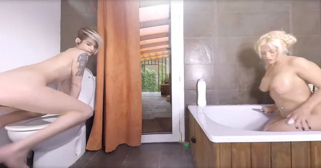 Masturbating In The Bathroom Thagsonvr — photo 2