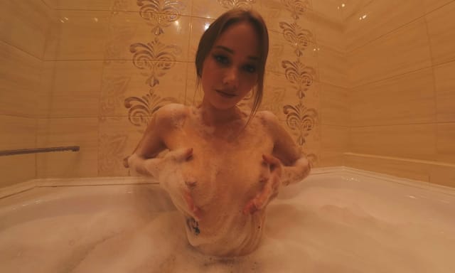 Squeaky Clean, Dirty Fun LisaQ StasyQVR — photo 5