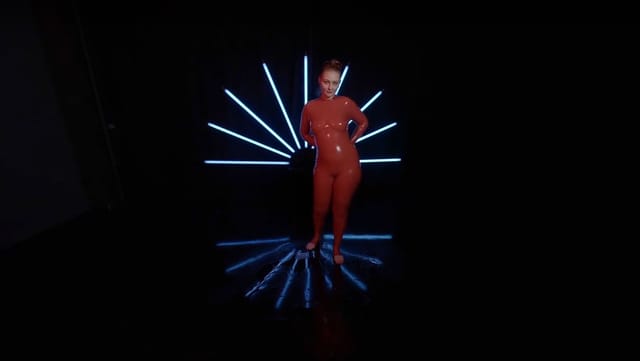 Red latex lady takes a shower Amanda KinkyGirlsBerlin — photo 28