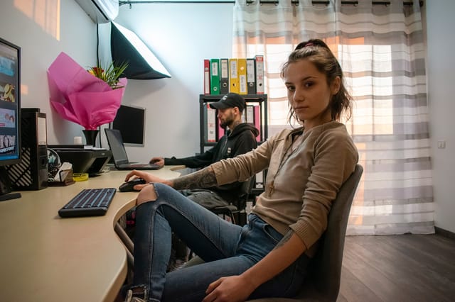 Zoe Foxxy - Office romance with a horny coworker VRStars — photo 3