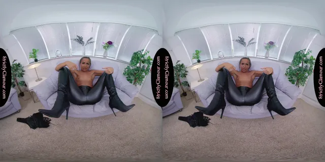 Lara Lee Black Leather Top & Skin Tight Trousers JOI StrictlyGlamourVR — photo 10