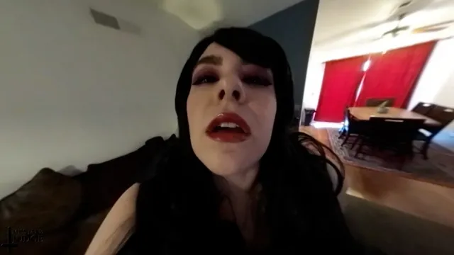 Giantess Terrorizes and Devours Jane Judge — photo 1