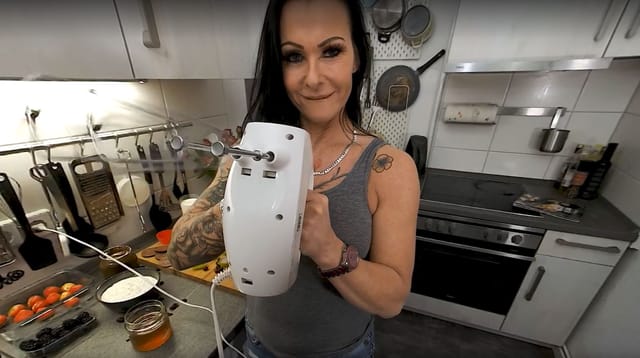 Julia Exclusiv A Tattooed Milf Gets Horny And Naughty In The Kitchen LibertineVR — photo 8