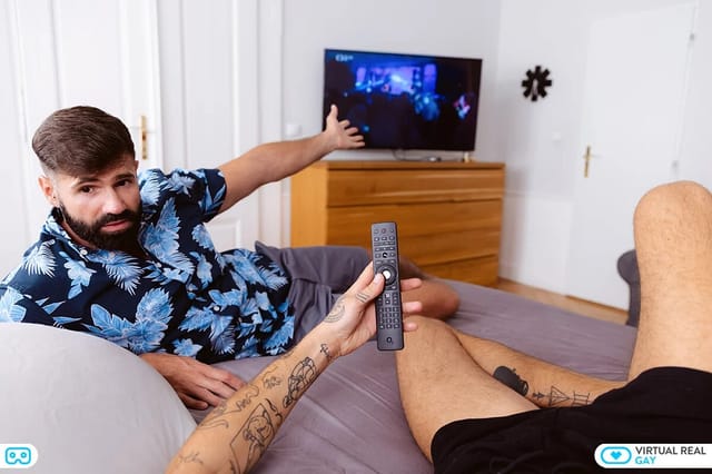 Valentin Amour — [Gay] Remote Control Fight virtual reality porn — photo 6