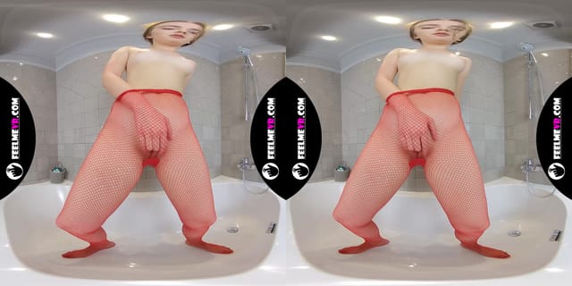 Phoneixa Fisting With Man Hand And Masturbates VR180 FeelmeVR — photo 27