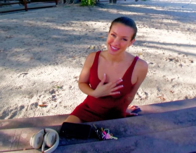 Girl At The Park VR porn — photo 5