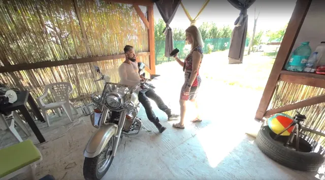 Regina Gold On Motorcycle MugurPornVR — photo 6