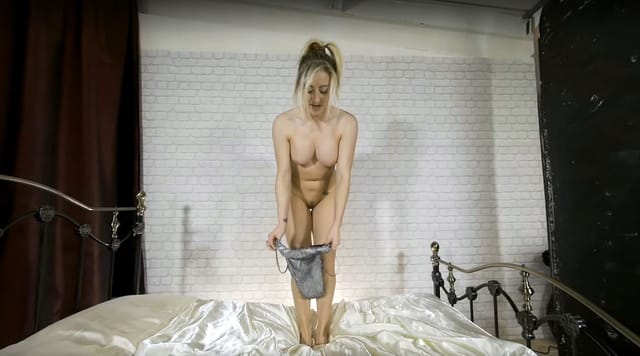 Jodie Bed 2NdVR ShinyVideos — photo 3