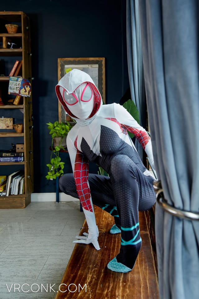 Spider-Gwen (A Porn Parody) Kiara Cole VRConk — photo 4