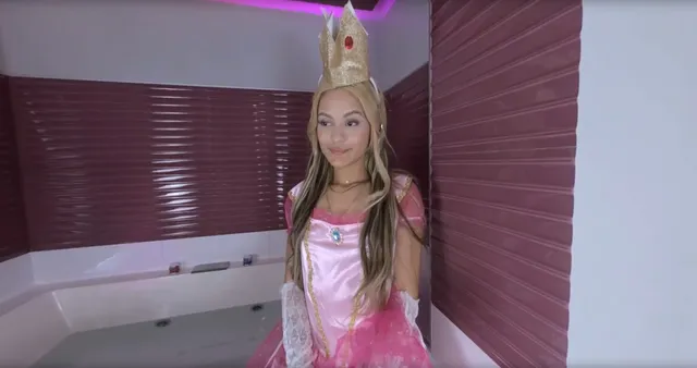 Peaches Peach Princess Dirty Feet Playvr — photo 6
