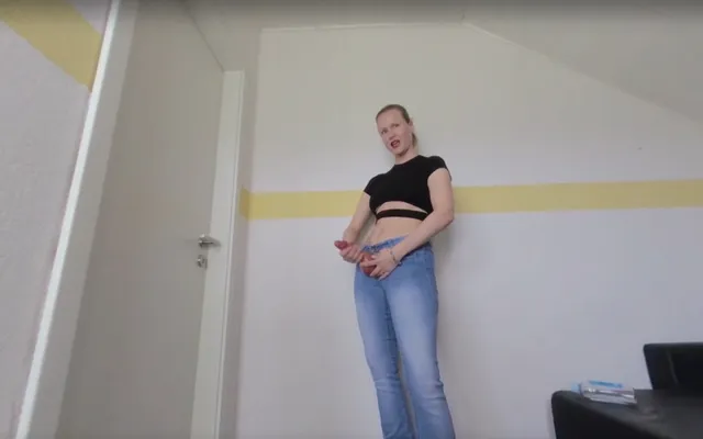 Dominantes Fukanati Girl spritzt Dir in die Fresse BlondeHexe — photo 2