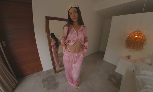 Morning Masturbation with Kate Kuray VR porn — photo 2