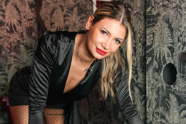 House Special Hole - Ava Shinezz VRixxens — photo 3