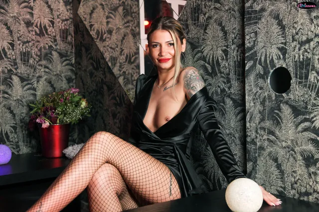 House Special Hole - Ava Shinezz VRixxens — photo 2