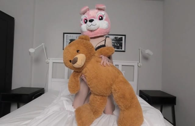 Celestine stripdance and masturbating for teddy PlushTV — photo 45