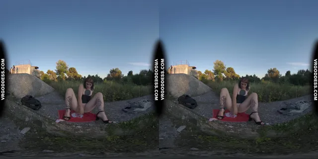 Risky Public Masturbating Hot Girl Brille Gets Caught By Tourists Gets Her Period Finished At Home VRgoddess — photo 9