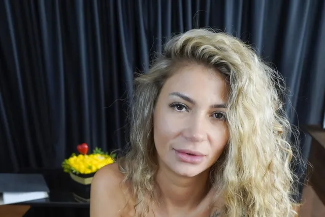 Ava Shinezz - Fuck Me Hard! I'm Not Made of Glass No2StudioVR — photo 3