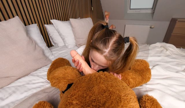 College Girl Beautiful Blowjob Plushies TV — photo 9