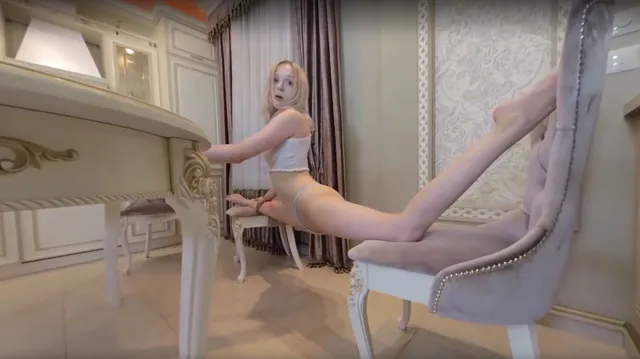 Super Flexy Girl VRXClouds — photo 7