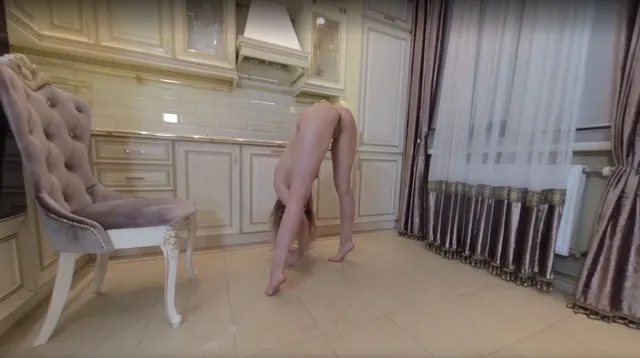 Super Flexy Girl VRXClouds — photo 9