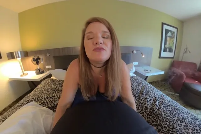 Cuck Jerk Off Vape SPH Roxy Dover — photo 2