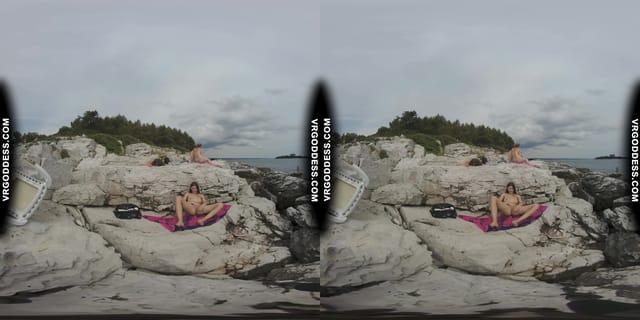Bombshell Nude Beach Babe Rebeka Ruby Masturbates With Dildo Risky Public Jilling Friends Sunbathing VRgoddess — photo 6