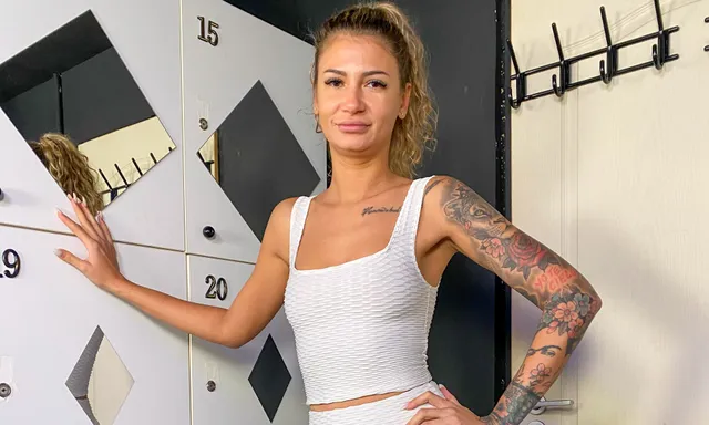 Ava Shinezz - Gym Locker Surprise VRMansion — photo 2