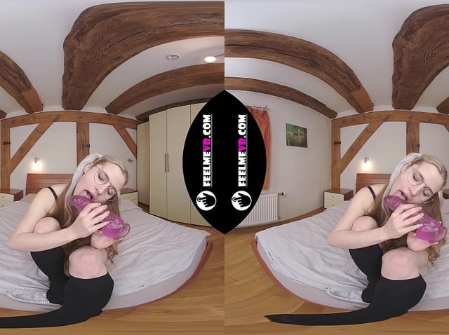 180VR Video Miturasu Please Fuck Me Hard With This Big Pink Dildo FeelmeVR — photo 37