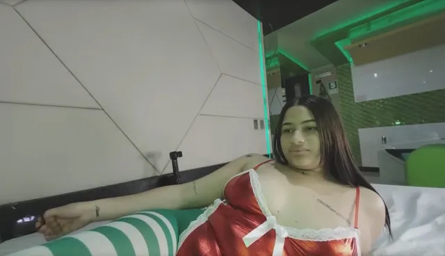 Christmas Gift Tall Venezuelan BTS Photoshoot Luna Perri PLAYVR vr porn video7 — photo 7
