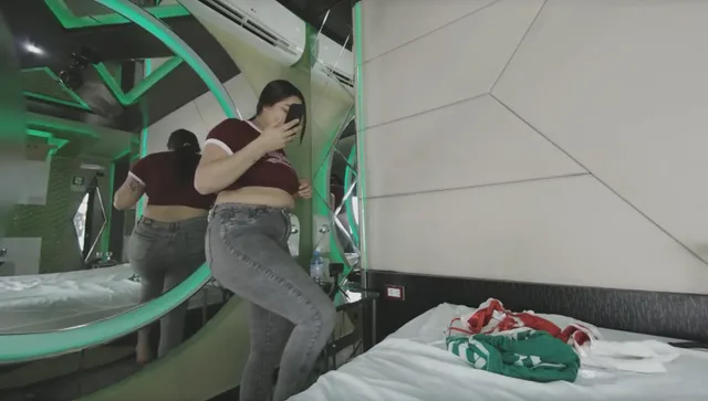 Christmas Gift Tall Venezuelan BTS Photoshoot Luna Perri PLAYVR — photo 4