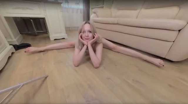 Super Flexy Girl 2 PolyamorousPOV — photo 3