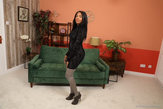 Amber Hill OnlyTease — photo 4