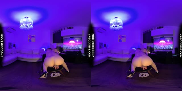 Late Night Striptease Dancer Lea Deep Glass Dildo Masturbation VRgoddess — photo 30