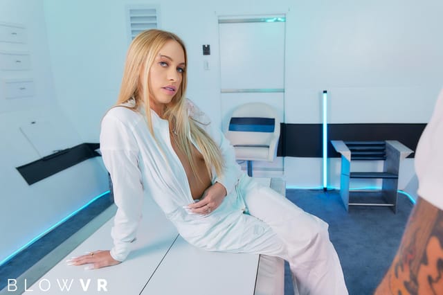 Deepthroat Blowjob with Khloe Kapri BlowVR — photo 4