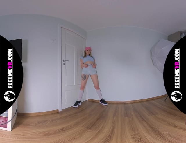 VR180 Nude Photo Session Backstage With Teenager Model Sofia FeelmeVR — photo 6